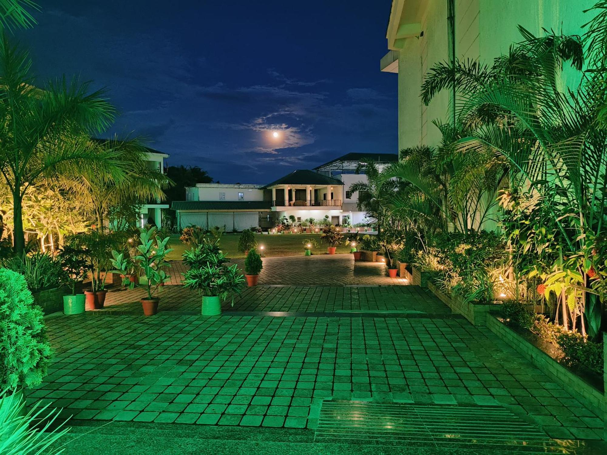 Jaanki Farms & Resorts Jorhāt Exterior photo