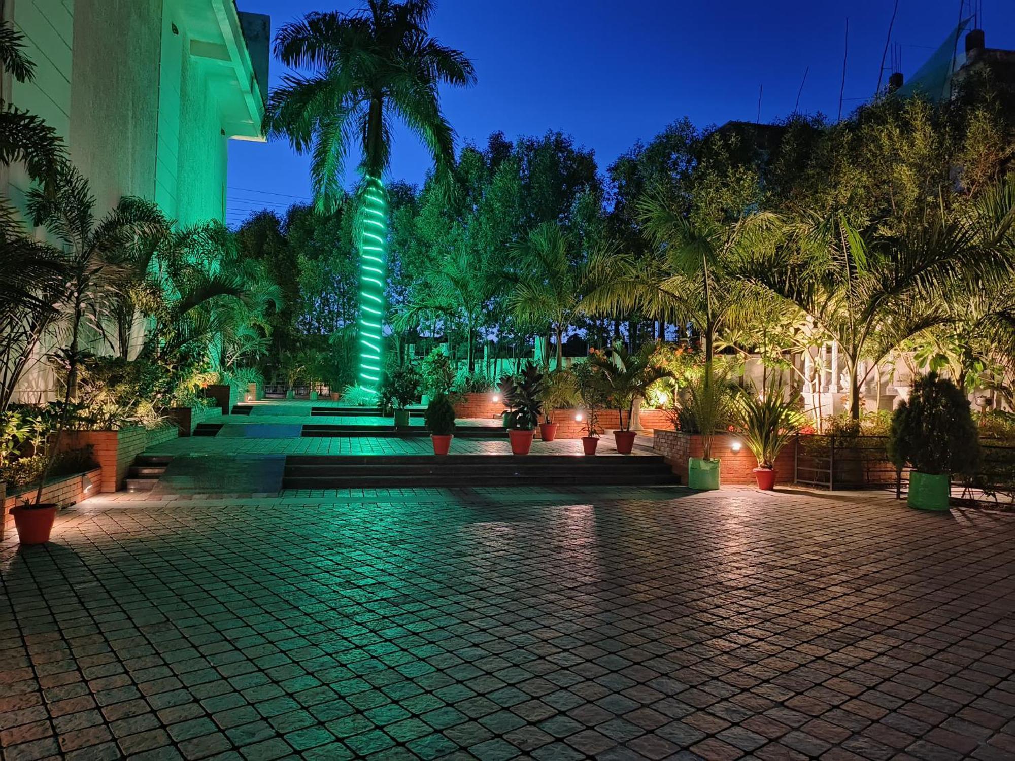 Jaanki Farms & Resorts Jorhāt Exterior photo