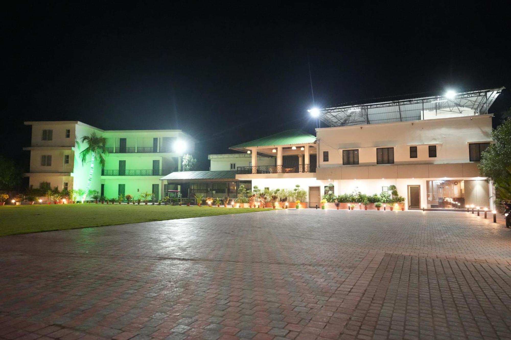 Jaanki Farms & Resorts Jorhāt Exterior photo